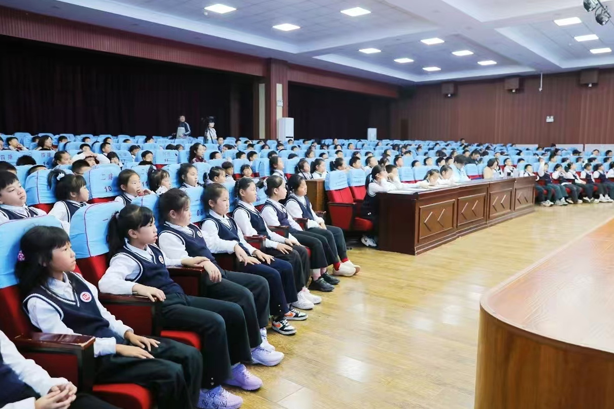10.20科普赋能成长 同心筑梦沈阳——民进沈阳市委会科普进校园活动走进广全学校 (2).jpg